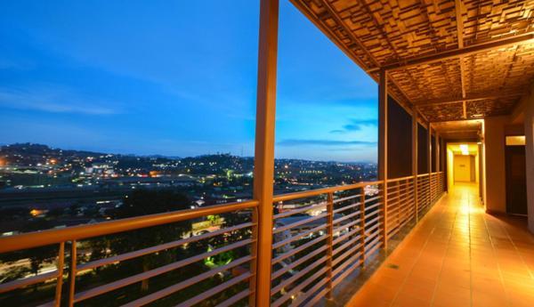 Speke Apartments Wampewo Kampala Bagian luar foto